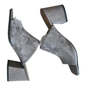 Lisa Vicky Gray Suede Open Toe Mule Heels 7.5